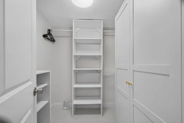 Unit 323 photo 32