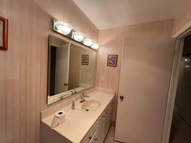 Unit A photo 15