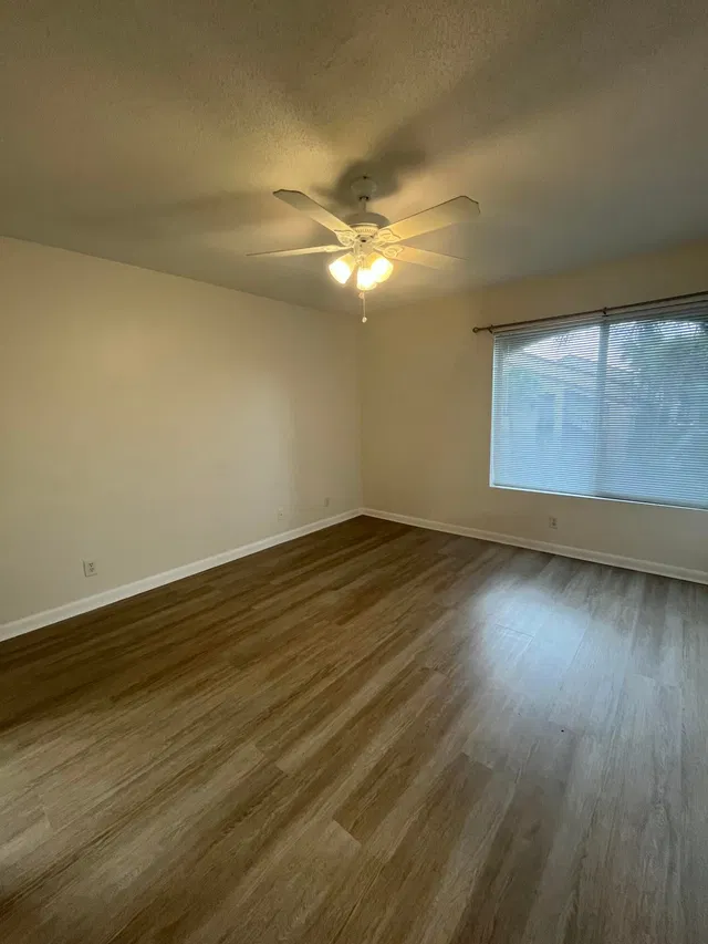 Unit 11-203 photo 10
