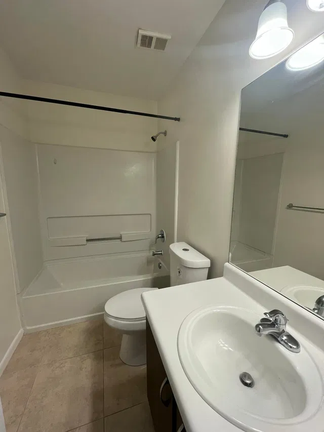 Unit 11-203 photo 12