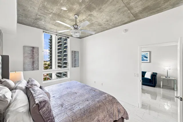 The Edge Unit 1404 photo 17