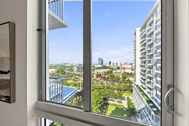 The Edge Unit 1404 photo 26