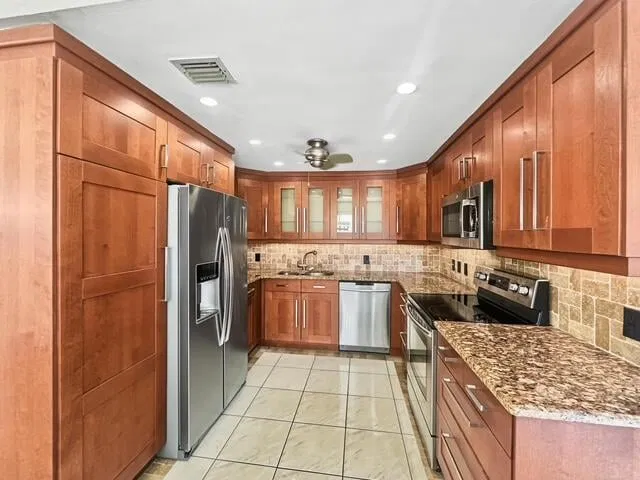 Residence photo 3