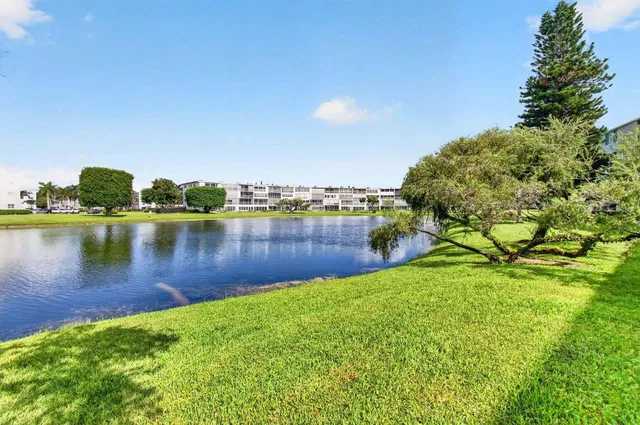 Residence photo 15
