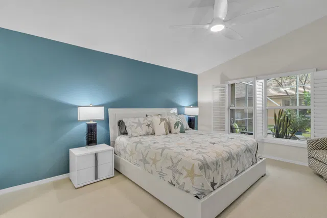 Residence photo 16