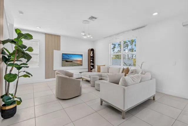 Residence photo 11