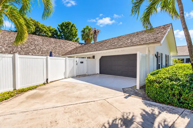 Residence photo 3