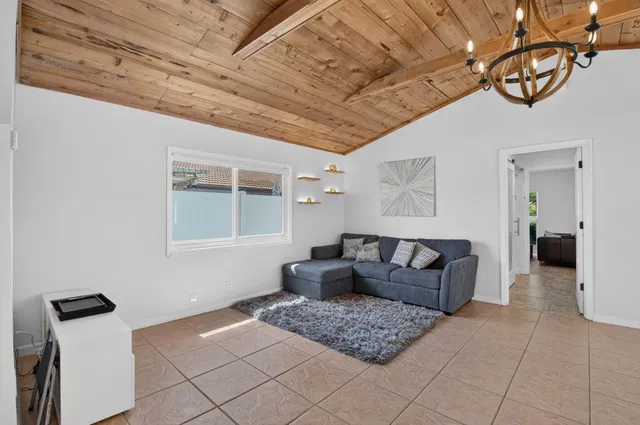 Residence photo 19