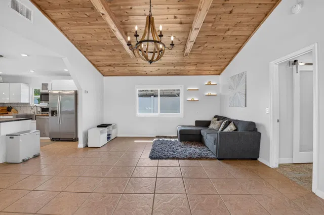 Residence photo 20