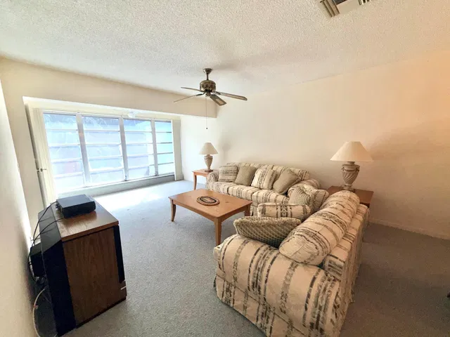 Unit 203 photo 6