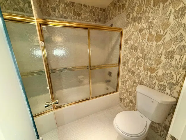 Unit 203 photo 15