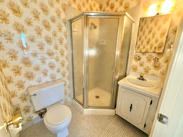 Unit 203 photo 18
