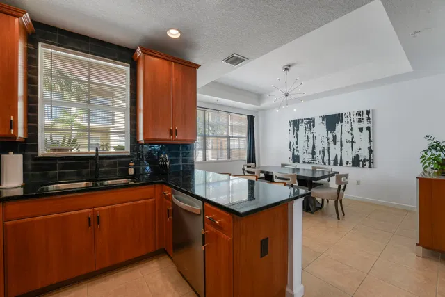 Residence photo 19