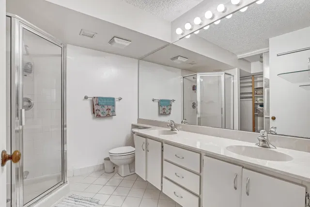 Unit 203 photo 8