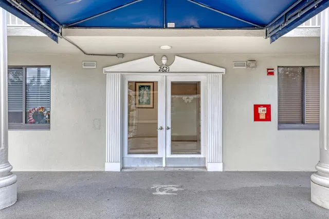 Unit 203 photo 16