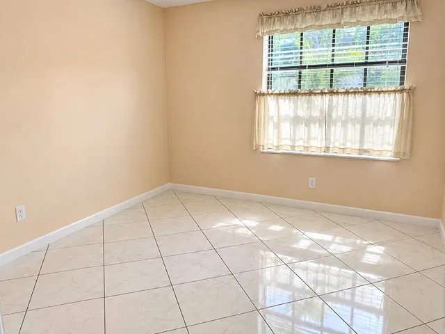  Unit F photo 27