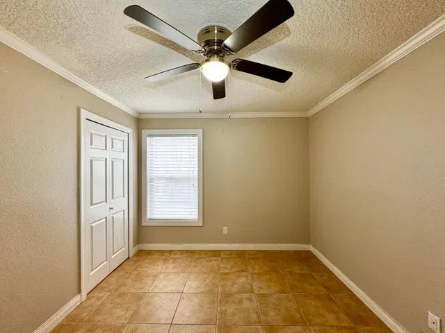 Residence photo 5