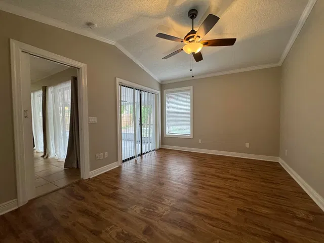 Residence photo 11