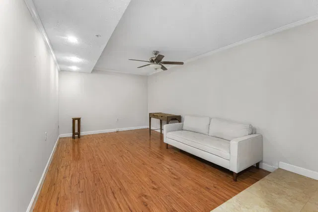 Unit 108 photo 14