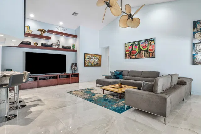  Residence photo 26