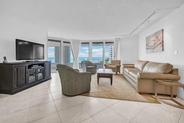 550 S Ocean Boca Unit 602 photo 5
