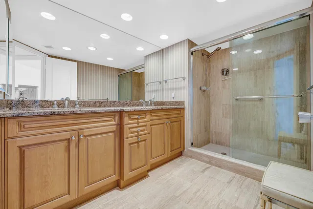 550 S Ocean Boca Unit 602 photo 11