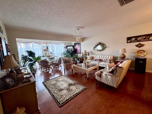  Unit 203 photo 6