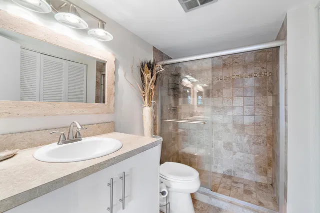  Unit 3220 photo 4