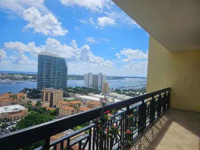 One City Plaza Unit 1506 photo 2