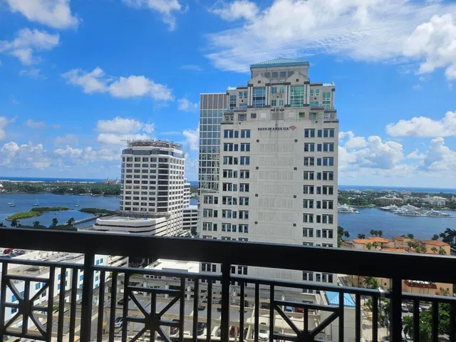 One City Plaza Unit 1506 photo 3