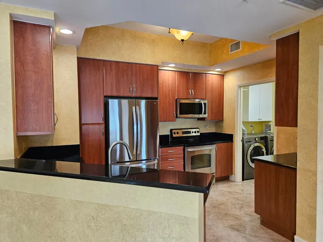 One City Plaza Unit 1506 photo 5