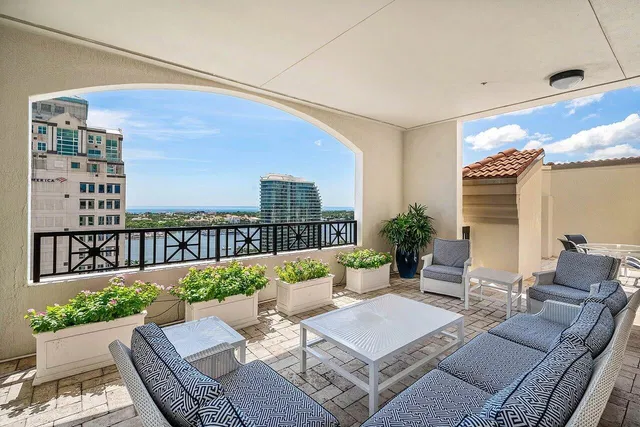 One City Plaza Unit 1506 photo 15