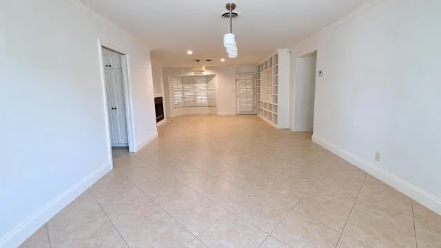  Residence photo 11