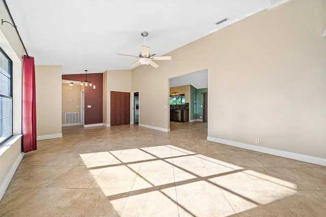 Residence photo 9