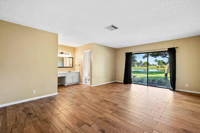 Residence photo 23