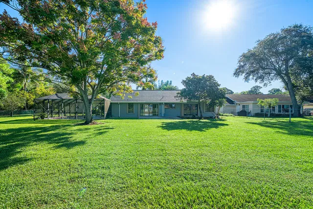 Residence photo 53
