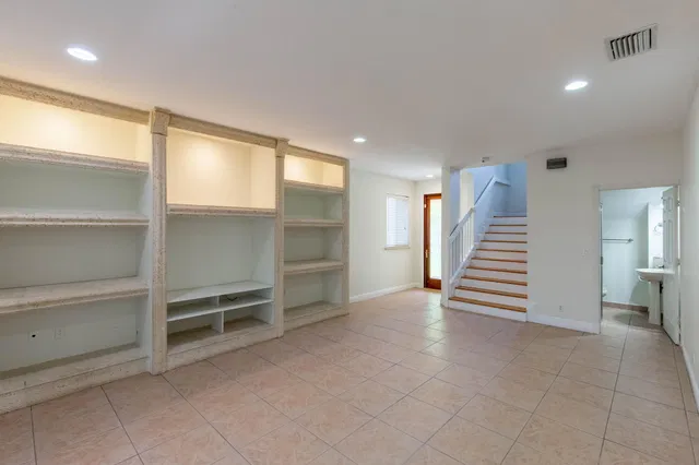 Residence photo 3