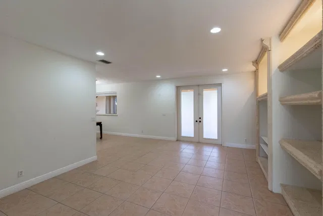 Residence photo 4