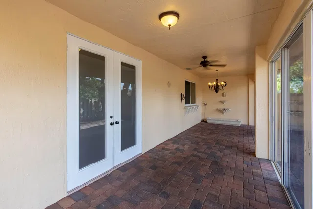 Residence photo 24