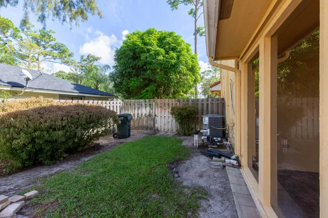 Residence photo 30