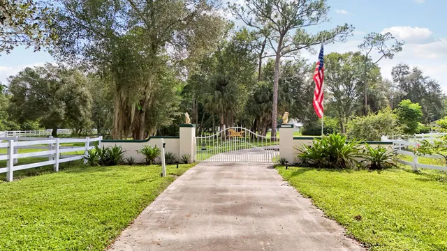 Residence photo 5