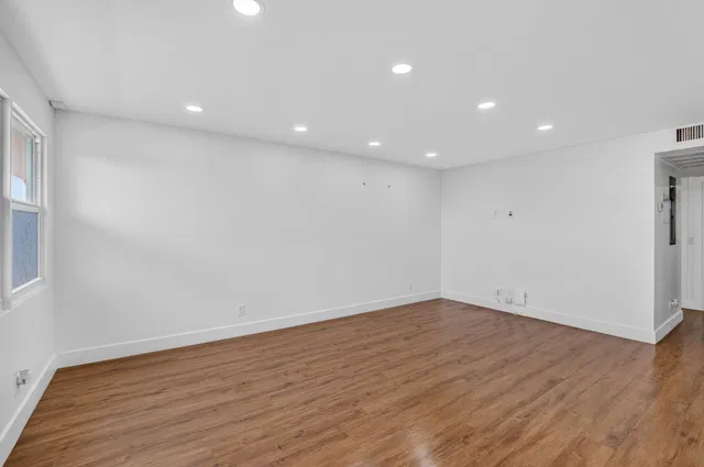 Residence photo 4