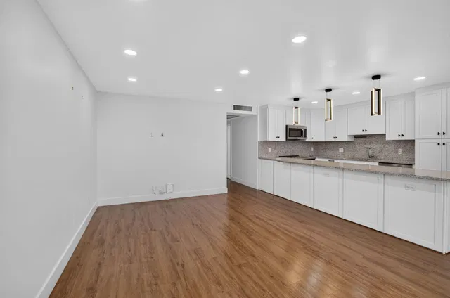 Residence photo 5