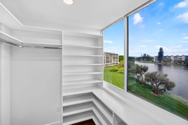 Residence photo 38