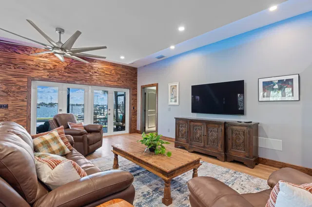 Residence photo 11