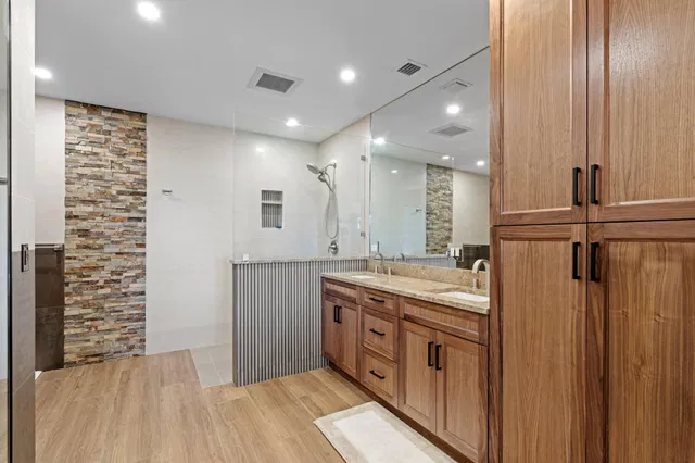 Residence photo 14