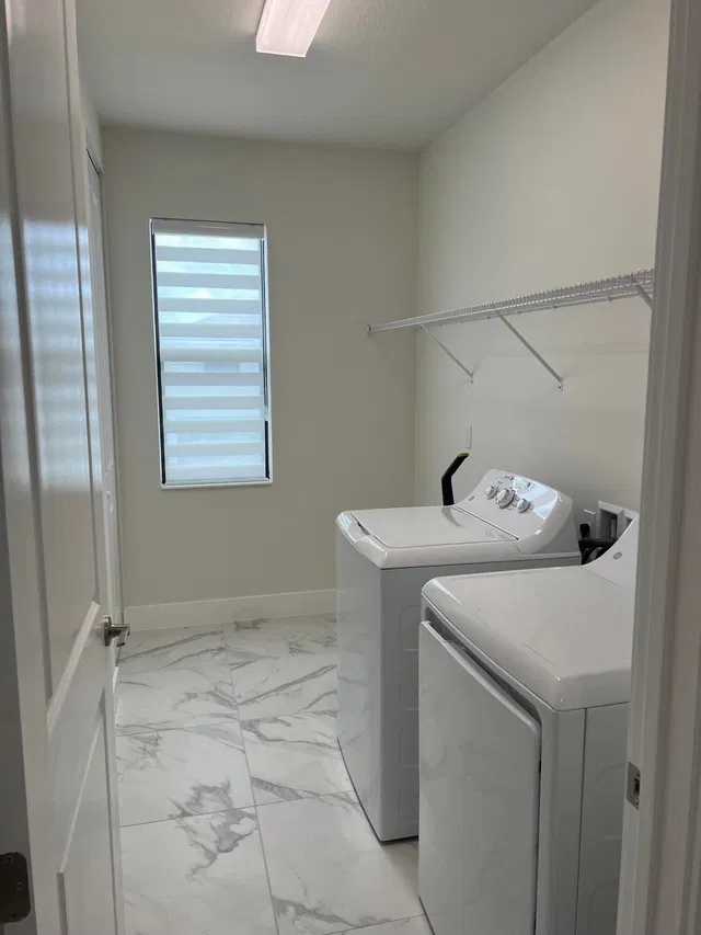  Residence photo 16