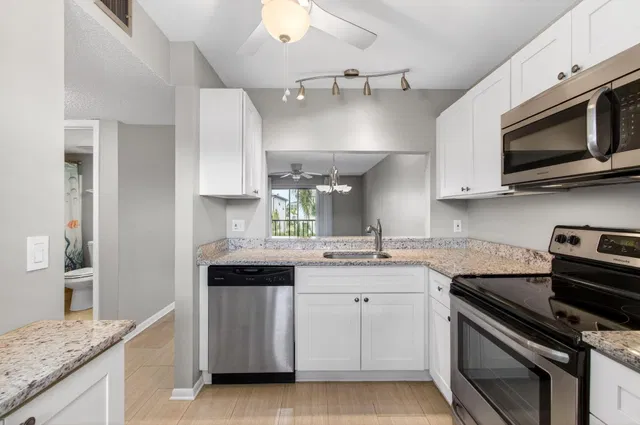Unit 205 photo 7