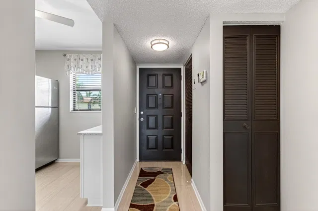 Unit 205 photo 8