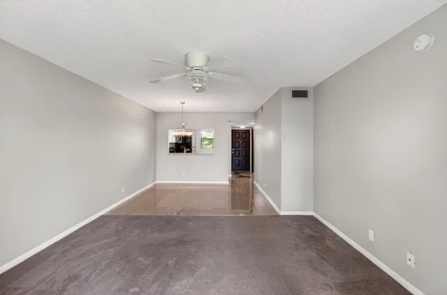 Unit 205 photo 12